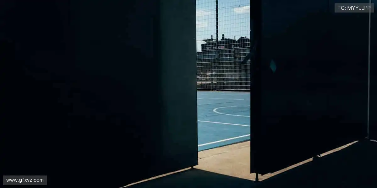 赛场瞬息万变，直播分秒必争！🏀